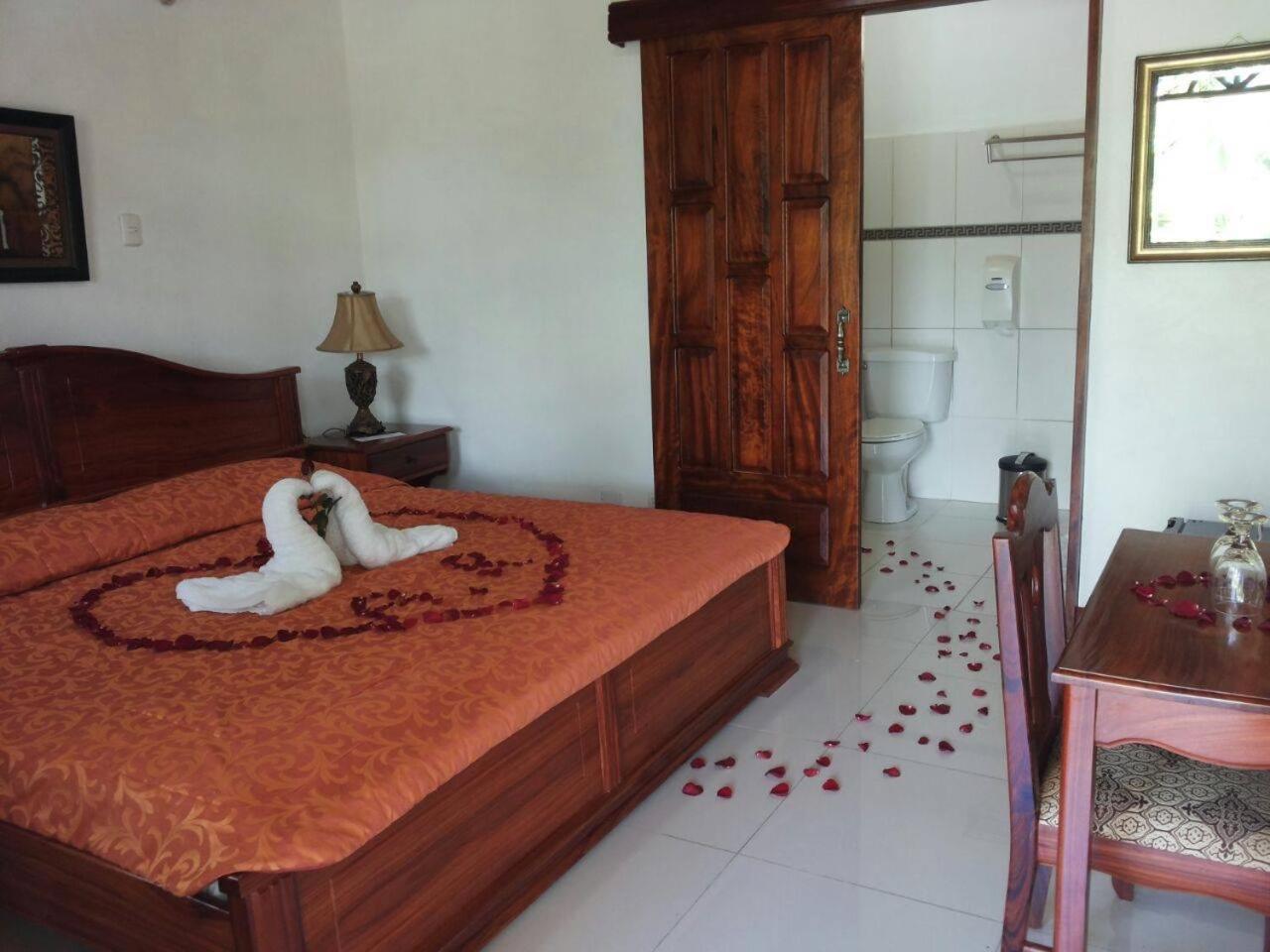 Hotel Los Higuerones Paso Canoas Eksteriør billede